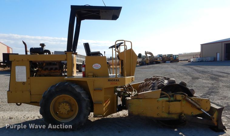 image for item DE2473 1985 Raymond Rascal 320A  vibratory single drum roller