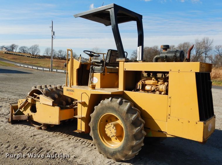 image for item DE2473 1985 Raymond Rascal 320A  vibratory single drum roller