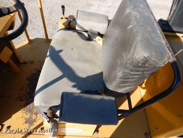 image for item DE2473 1985 Raymond Rascal 320A  vibratory single drum roller