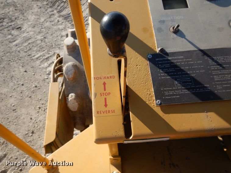 image for item DE2473 1985 Raymond Rascal 320A  vibratory single drum roller