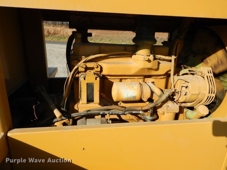 image for item DE2473 1985 Raymond Rascal 320A  vibratory single drum roller