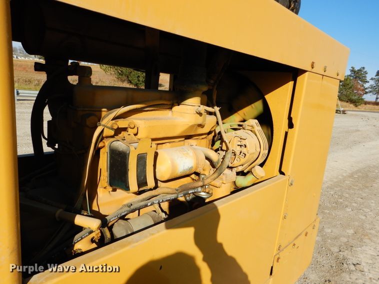 image for item DE2473 1985 Raymond Rascal 320A  vibratory single drum roller