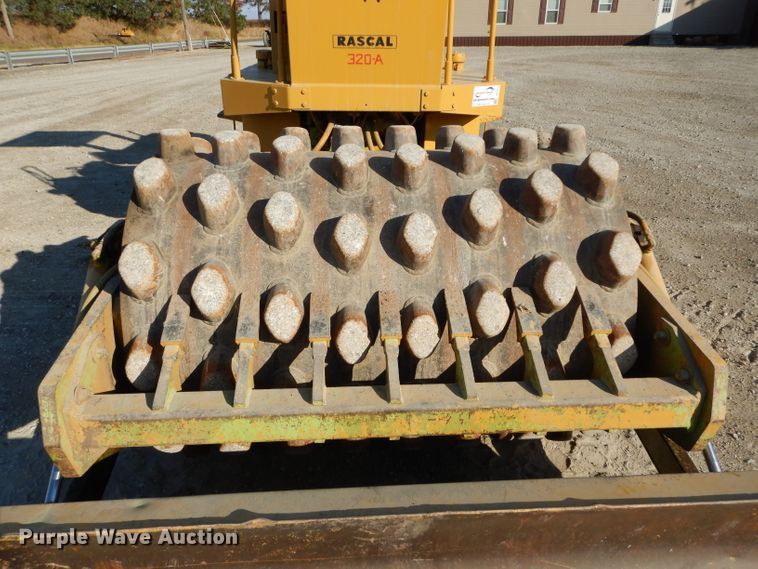 image for item DE2473 1985 Raymond Rascal 320A  vibratory single drum roller