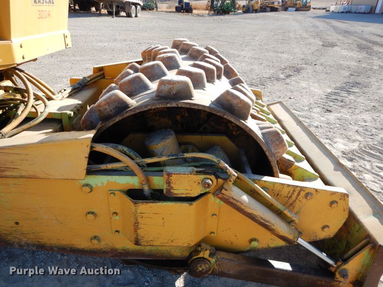 image for item DE2473 1985 Raymond Rascal 320A  vibratory single drum roller