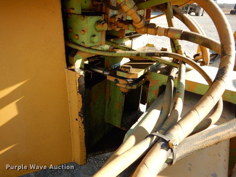 image for item DE2473 1985 Raymond Rascal 320A  vibratory single drum roller