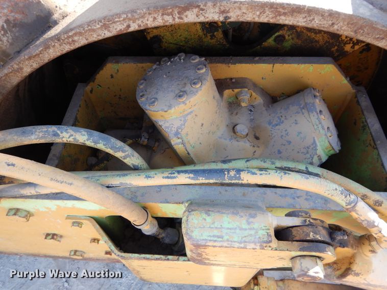 image for item DE2473 1985 Raymond Rascal 320A  vibratory single drum roller