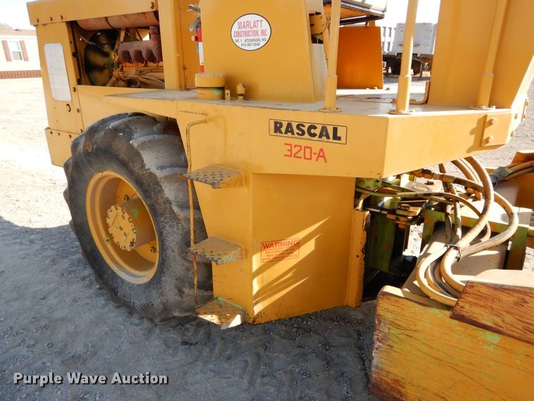 image for item DE2473 1985 Raymond Rascal 320A  vibratory single drum roller