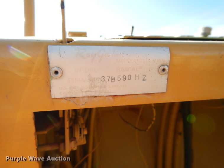 image for item DE2473 1985 Raymond Rascal 320A  vibratory single drum roller