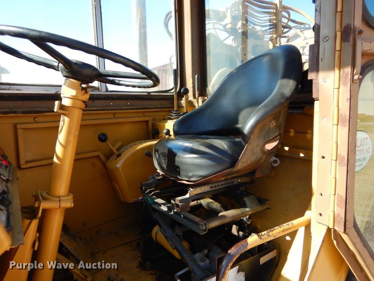 image for item DE2478 1978 Caterpillar 627B  conventional scraper