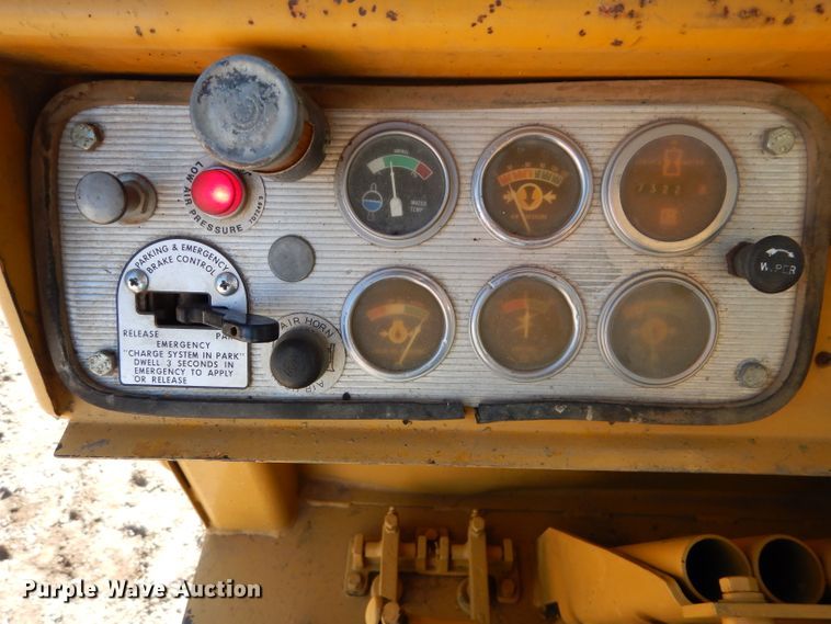 image for item DE2478 1978 Caterpillar 627B  conventional scraper