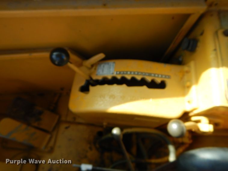 image for item DE2478 1978 Caterpillar 627B  conventional scraper