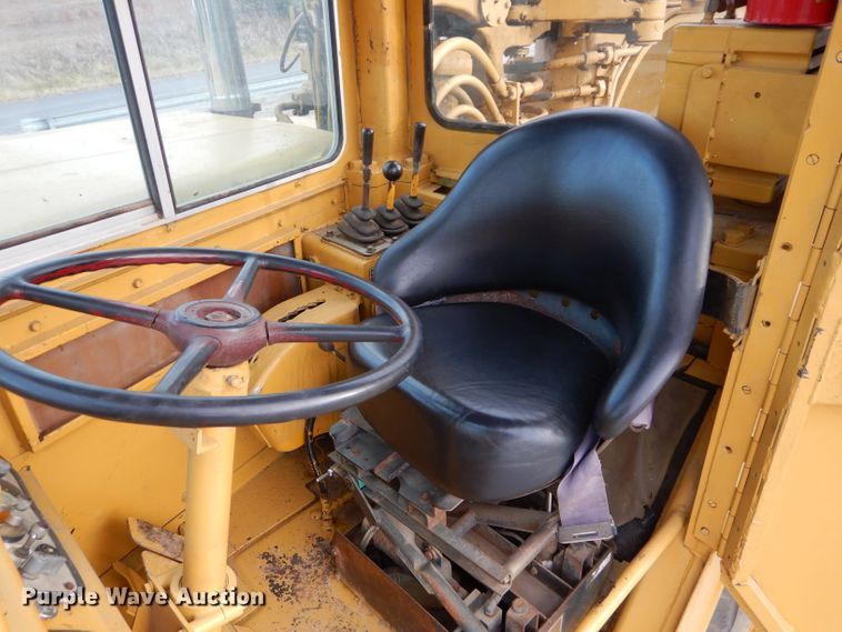 image for item DE2479 1979 Caterpillar 627B  conventional scraper