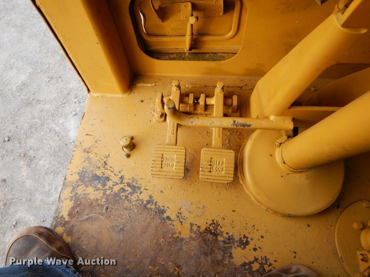 image for item DE2479 1979 Caterpillar 627B  conventional scraper