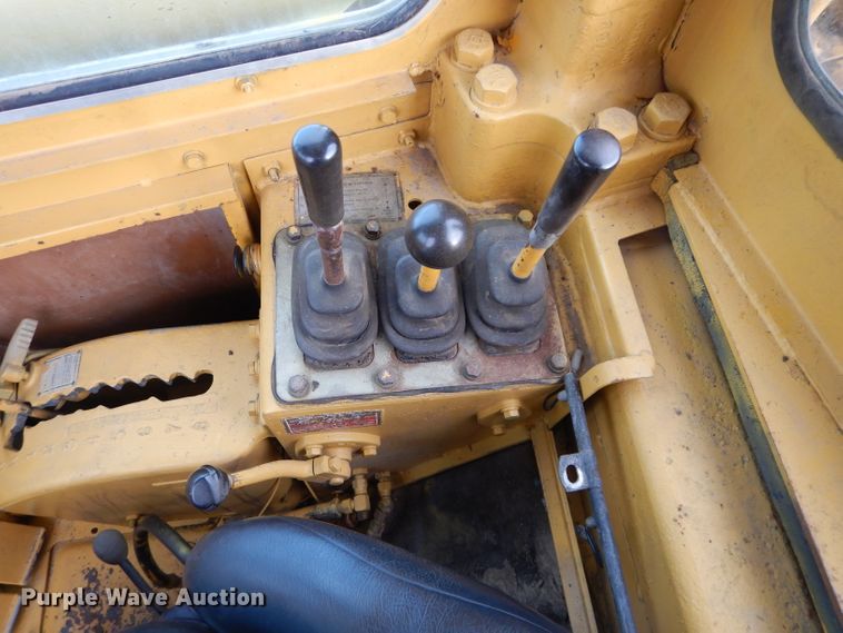 image for item DE2479 1979 Caterpillar 627B  conventional scraper