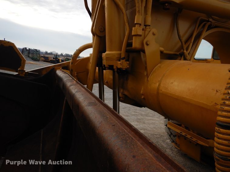image for item DE2479 1979 Caterpillar 627B  conventional scraper