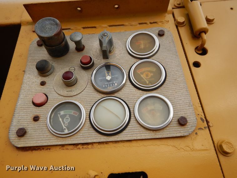 image for item DE2479 1979 Caterpillar 627B  conventional scraper