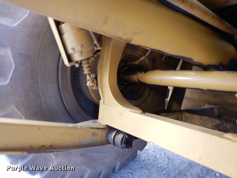 image for item DE2479 1979 Caterpillar 627B  conventional scraper