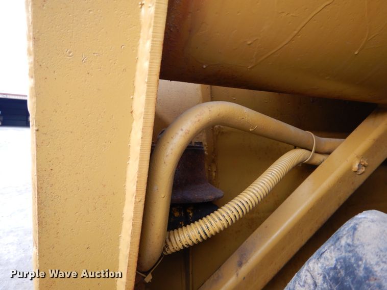 image for item DE2479 1979 Caterpillar 627B  conventional scraper
