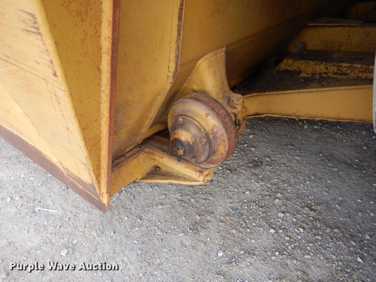 image for item DE2479 1979 Caterpillar 627B  conventional scraper