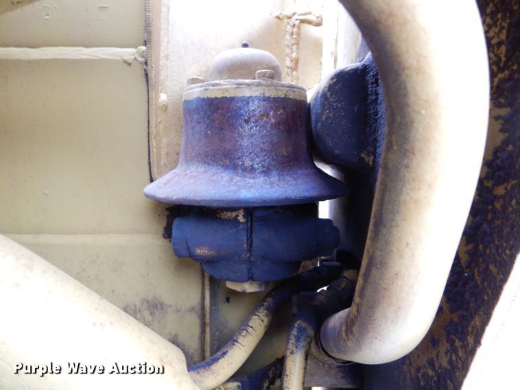 image for item DE2479 1979 Caterpillar 627B  conventional scraper