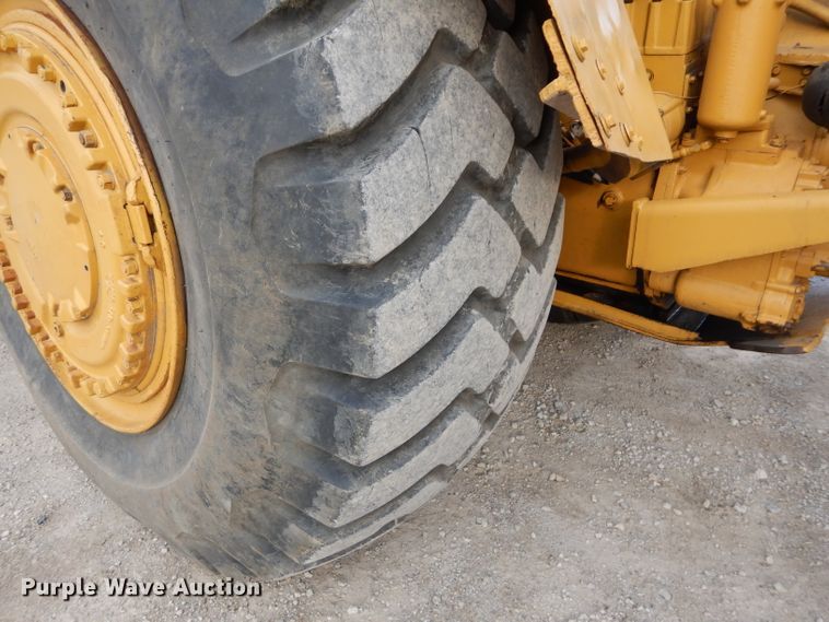 image for item DE2479 1979 Caterpillar 627B  conventional scraper