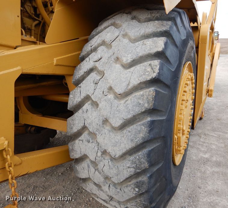 image for item DE2479 1979 Caterpillar 627B  conventional scraper