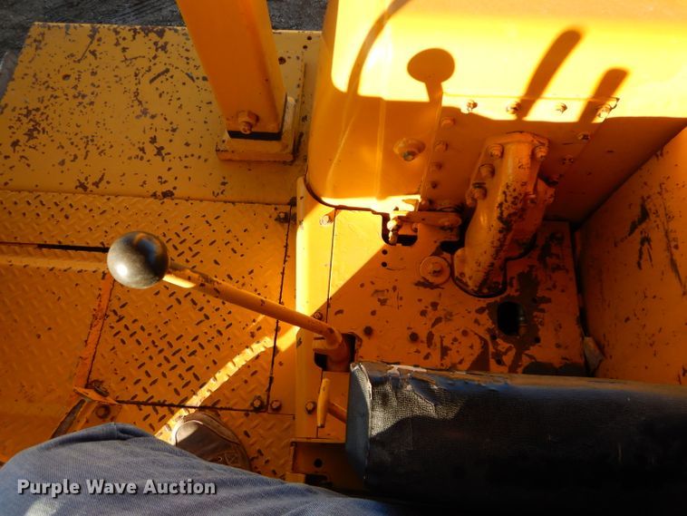 image for item DE2481 1974 Caterpillar D8H  dozer