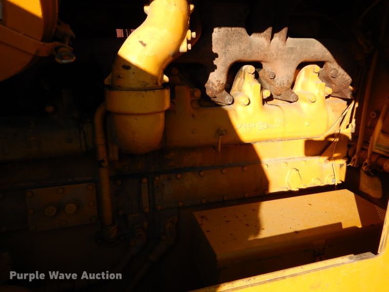 image for item DE2481 1974 Caterpillar D8H  dozer