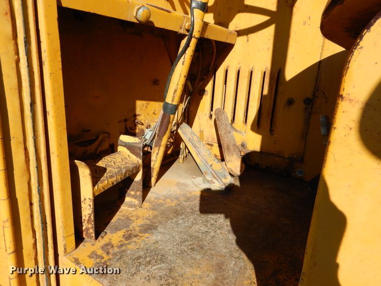 image for item DE2482 1973 Caterpillar 613  elevating scraper