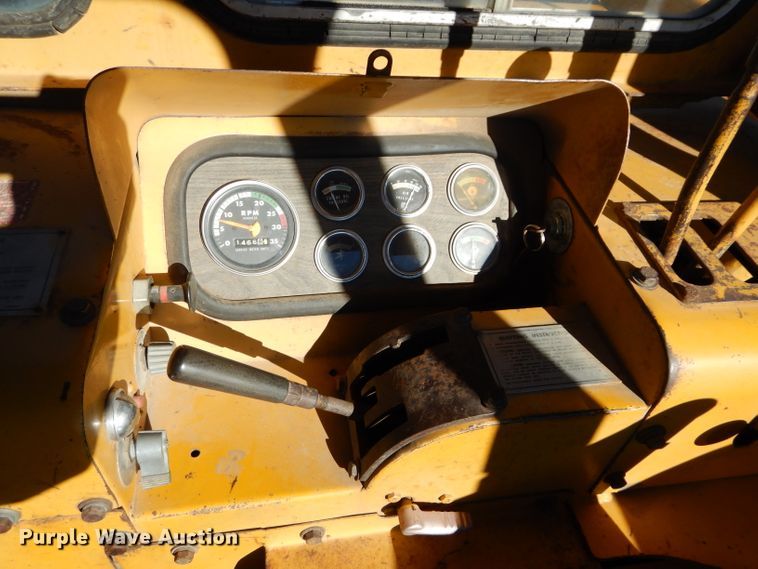 image for item DE2482 1973 Caterpillar 613  elevating scraper