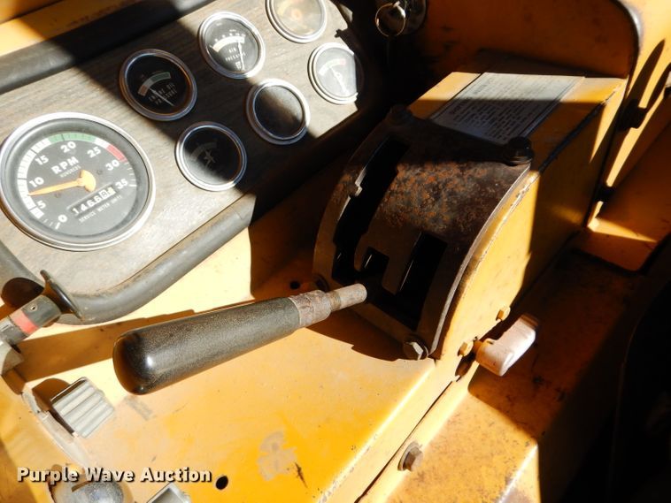 image for item DE2482 1973 Caterpillar 613  elevating scraper