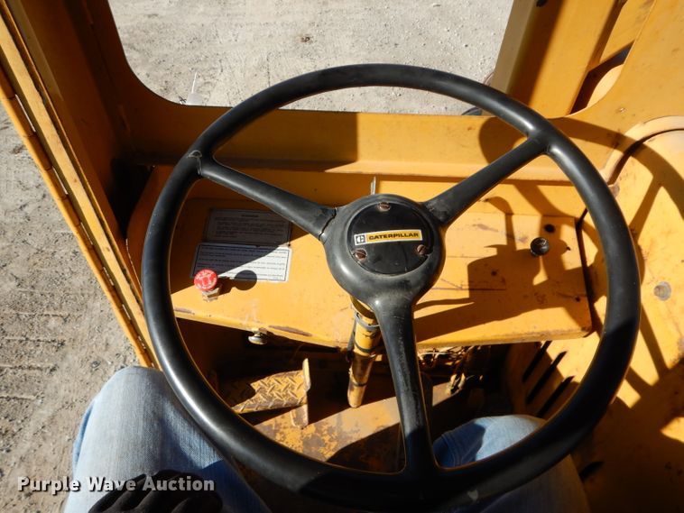 image for item DE2482 1973 Caterpillar 613  elevating scraper