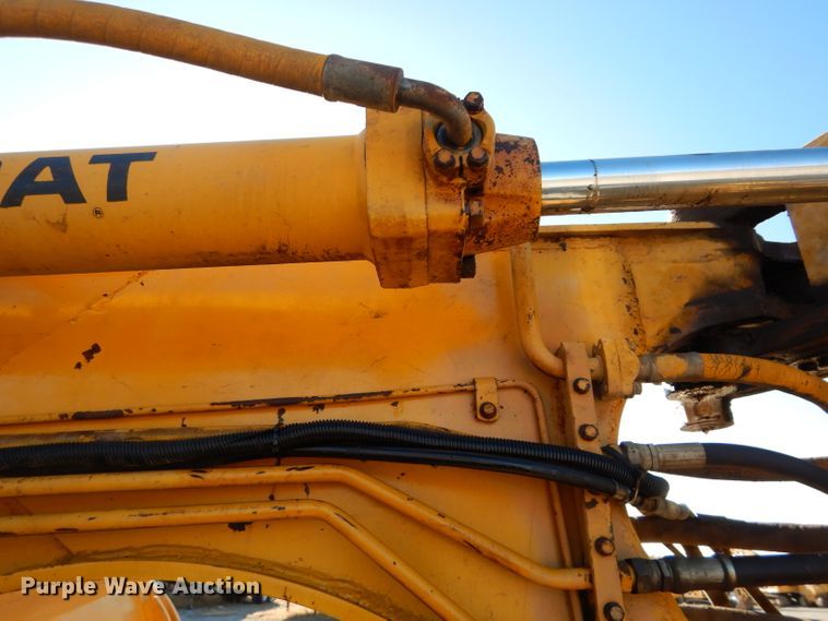 image for item DE2482 1973 Caterpillar 613  elevating scraper