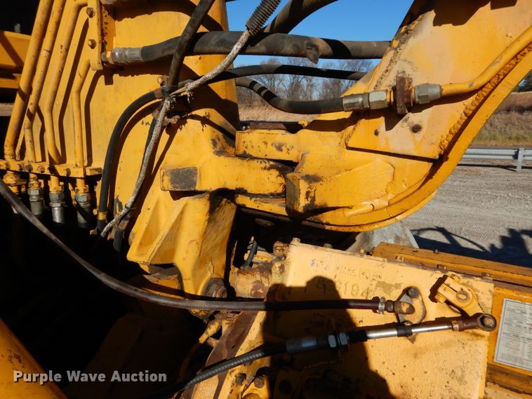 image for item DE2482 1973 Caterpillar 613  elevating scraper