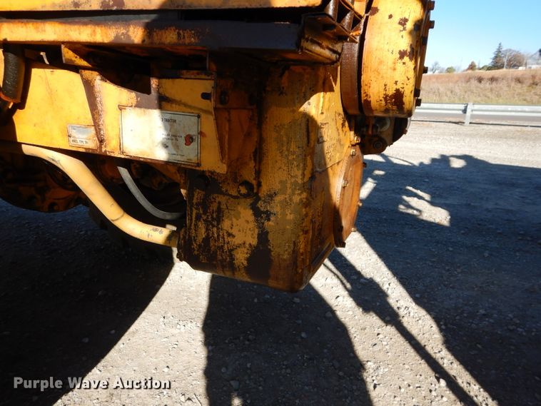 image for item DE2482 1973 Caterpillar 613  elevating scraper