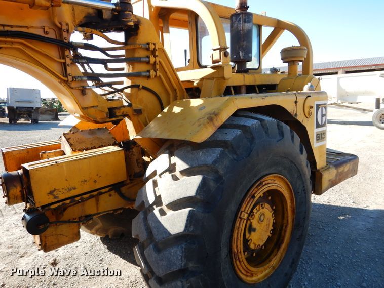 image for item DE2482 1973 Caterpillar 613  elevating scraper
