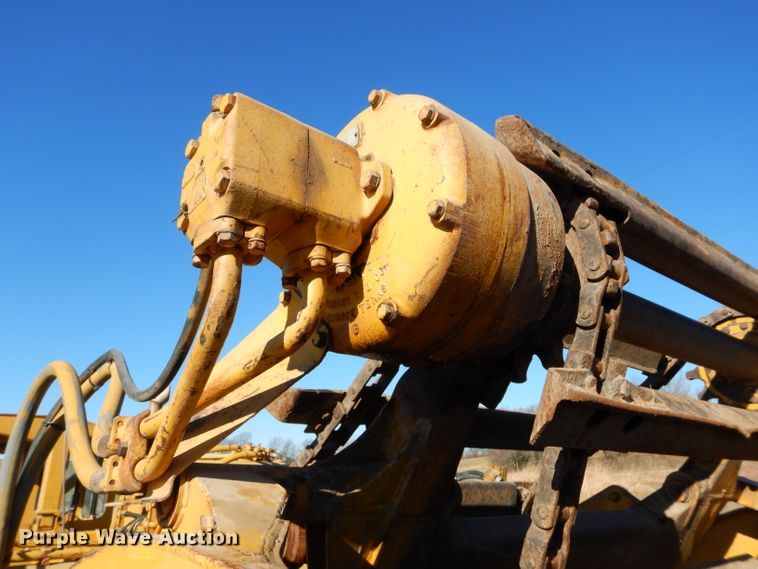 image for item DE2482 1973 Caterpillar 613  elevating scraper