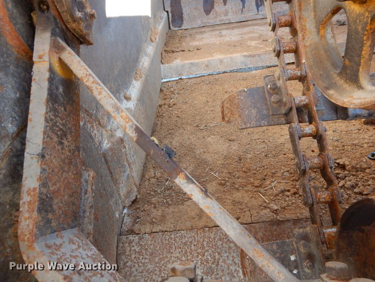 image for item DE2482 1973 Caterpillar 613  elevating scraper