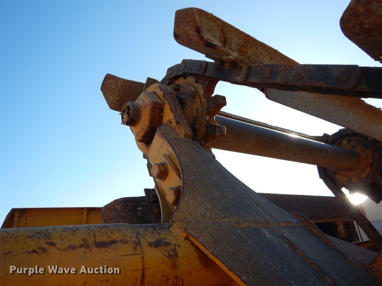 image for item DE2482 1973 Caterpillar 613  elevating scraper