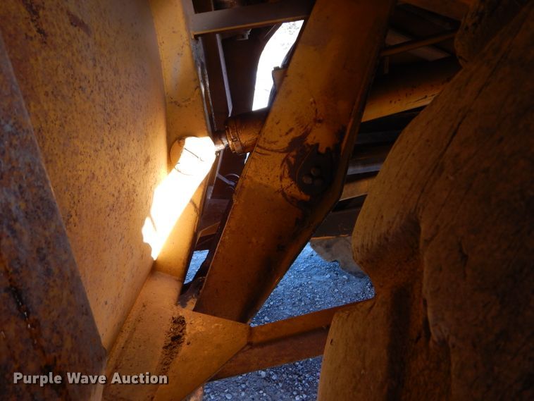 image for item DE2482 1973 Caterpillar 613  elevating scraper