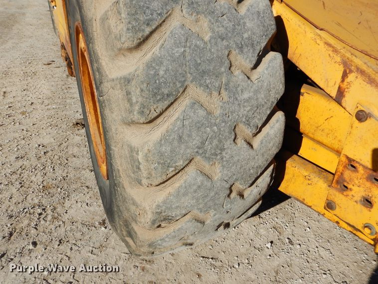 image for item DE2482 1973 Caterpillar 613  elevating scraper