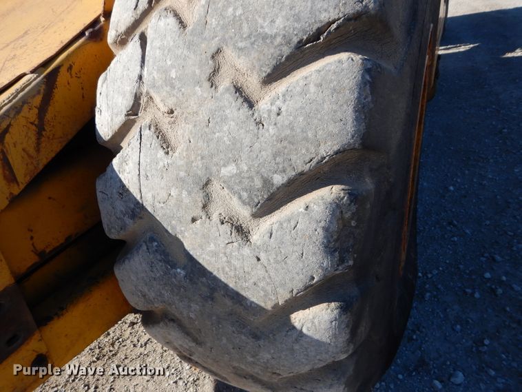 image for item DE2482 1973 Caterpillar 613  elevating scraper