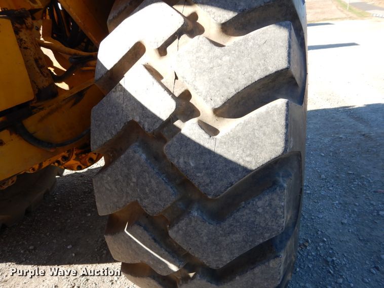 image for item DE2482 1973 Caterpillar 613  elevating scraper