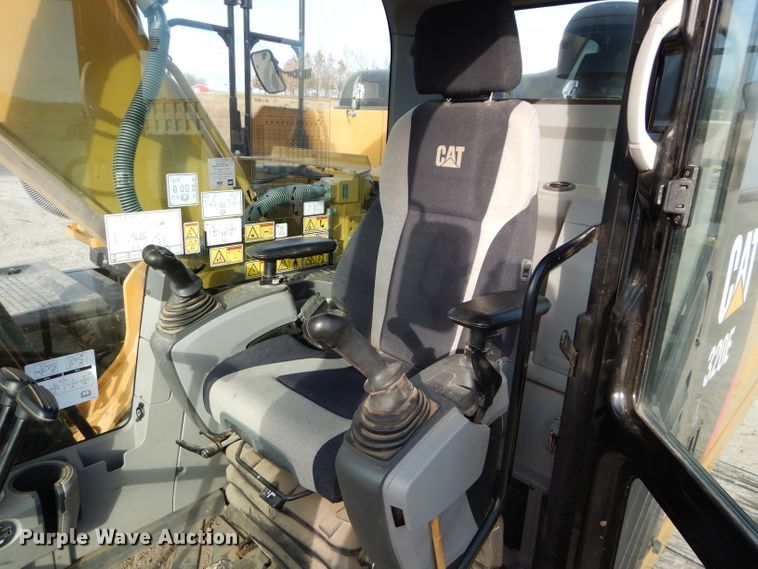 image for item DE2483 2014 Caterpillar 320E L  excavator