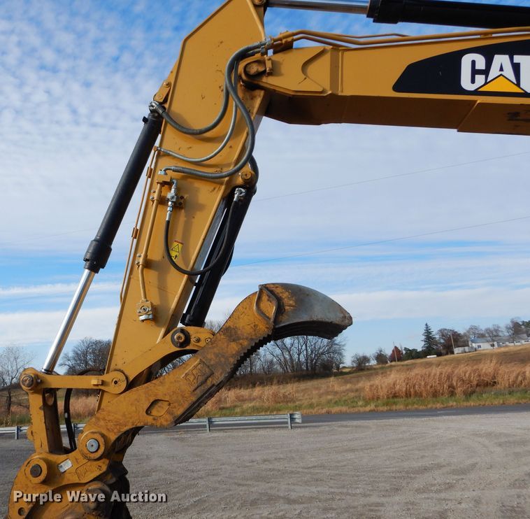 image for item DE2483 2014 Caterpillar 320E L  excavator
