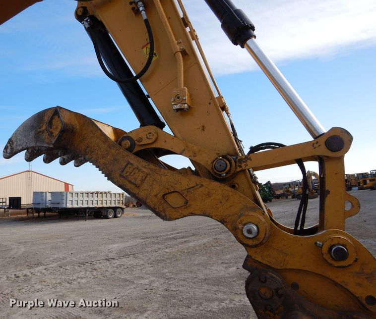 image for item DE2483 2014 Caterpillar 320E L  excavator