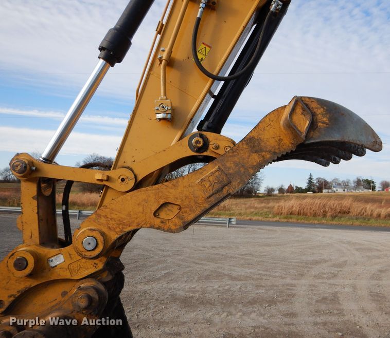 image for item DE2483 2014 Caterpillar 320E L  excavator