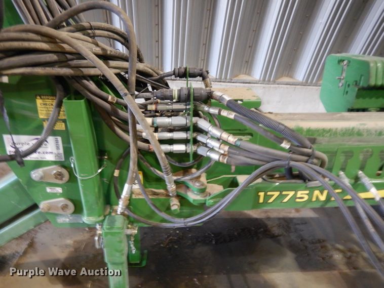 image for item DE2484 2016 John Deere 1775NT  planter