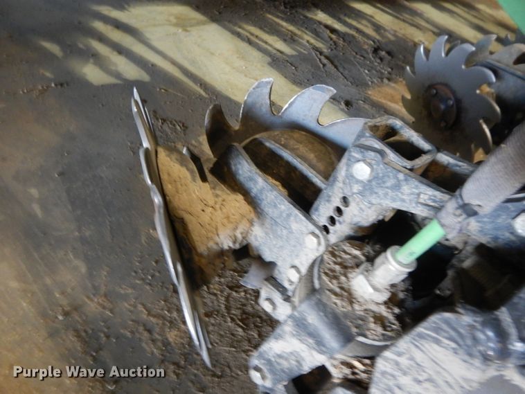 image for item DE2484 2016 John Deere 1775NT  planter