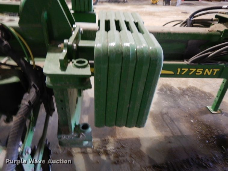 image for item DE2484 2016 John Deere 1775NT  planter